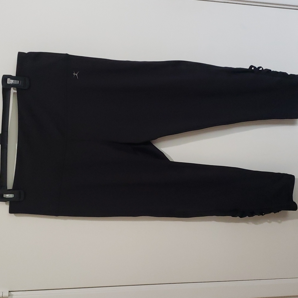 Danskin Sz Large Capri Workout